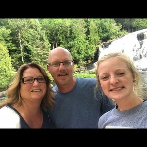 Meet your Posher, Lauri